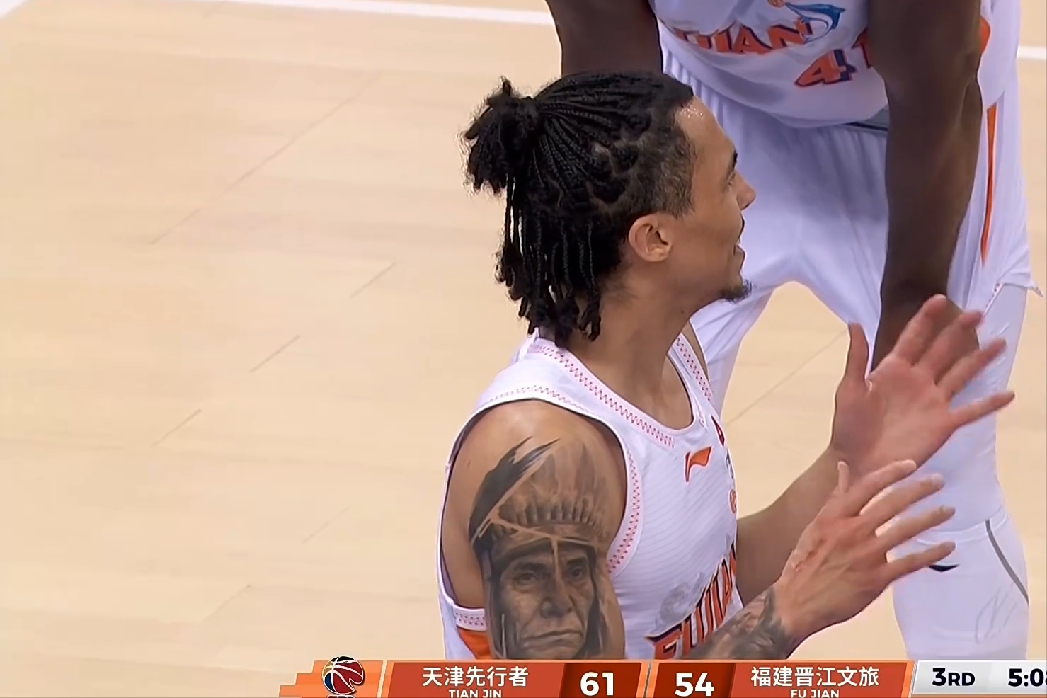 开云体育-CBA：邹阳空砍23+8，林庭谦20分7中1取胜，本土奇兵23分