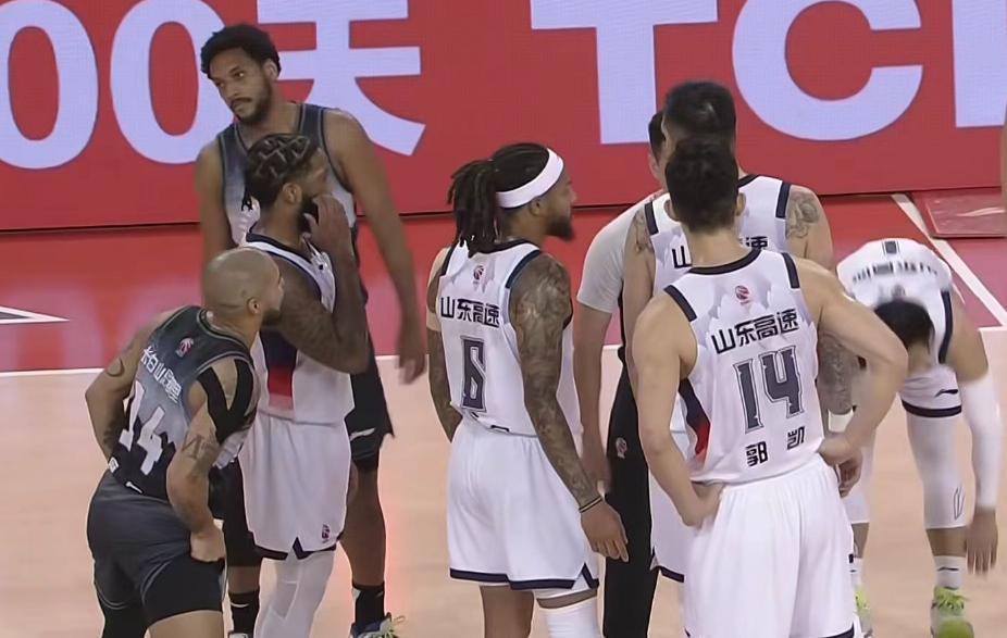 山东男篮逆转吉林9分险胜，陶汉林12+7鲍威尔爆发，姜伟泽17+4+4