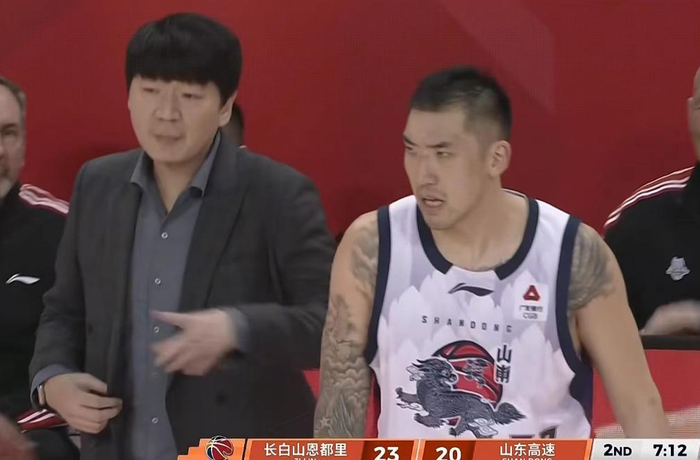 山东男篮逆转吉林9分险胜，陶汉林12+7鲍威尔爆发，姜伟泽17+4+4