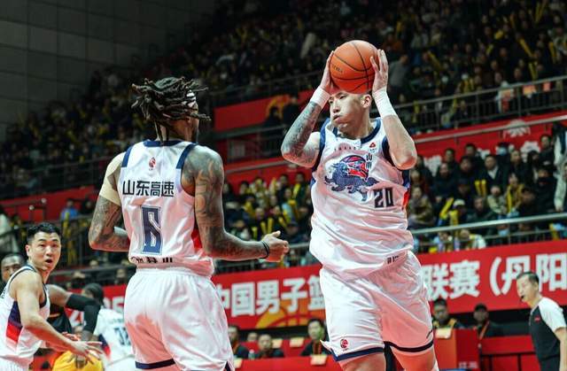 kaiyun.com-CCTV5直播！辽宁VS山东凶多吉少，赵继伟难挑大梁，邱彪兵强马壮