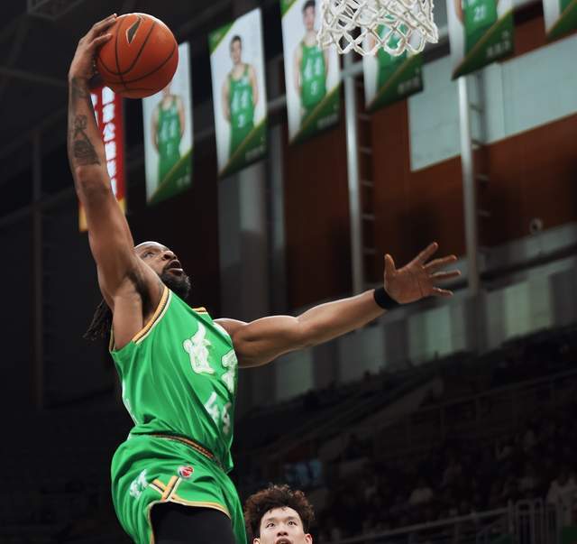 kaiyun.com-CCTV5直播！辽宁VS山东凶多吉少，赵继伟难挑大梁，邱彪兵强马壮