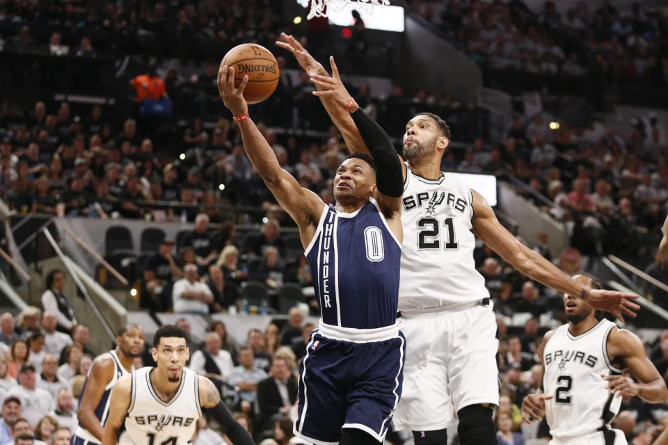 开云-美媒评NBA史上TOP79防守者！科比36詹姆斯32乔丹15 中锋包揽前二