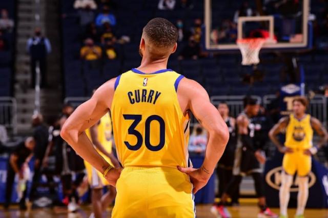 【夜读】听说你们很勇？欧足联：正式调查皇萨文！